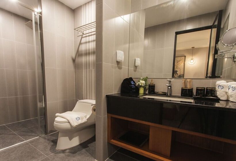 בית מלון כפרי Thapae Twins