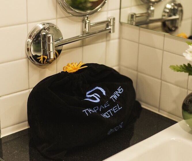 בית מלון כפרי Thapae Twins