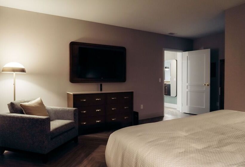 The Olive Ann Hotel, Grand Forks, A Tribute Portfolio