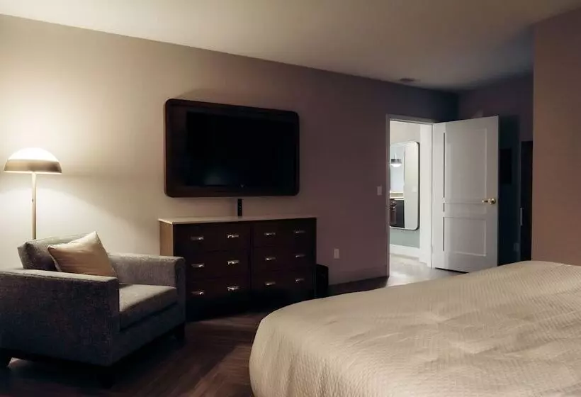 The Olive Ann Hotel, Grand Forks, A Tribute Portfolio