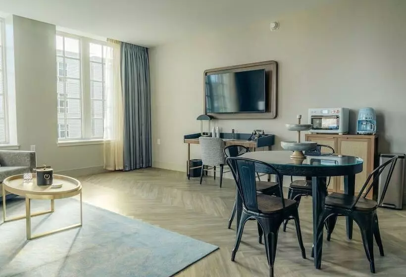 The Olive Ann Hotel, Grand Forks, A Tribute Portfolio