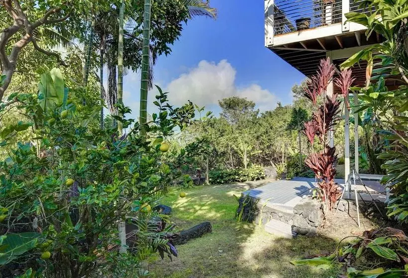 Kailua Kona House W/ Balcony & Ocean Views!