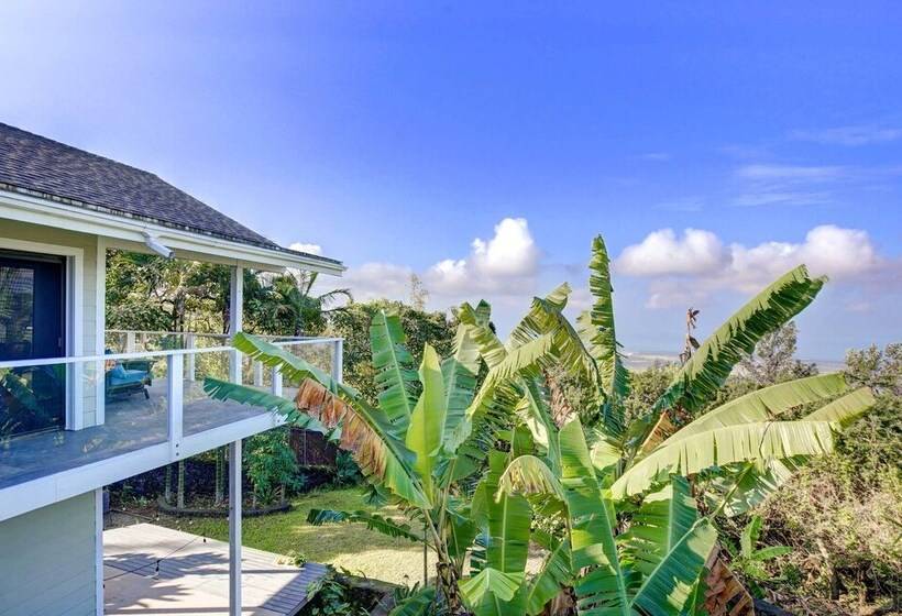 Kailua Kona House W/ Balcony & Ocean Views!