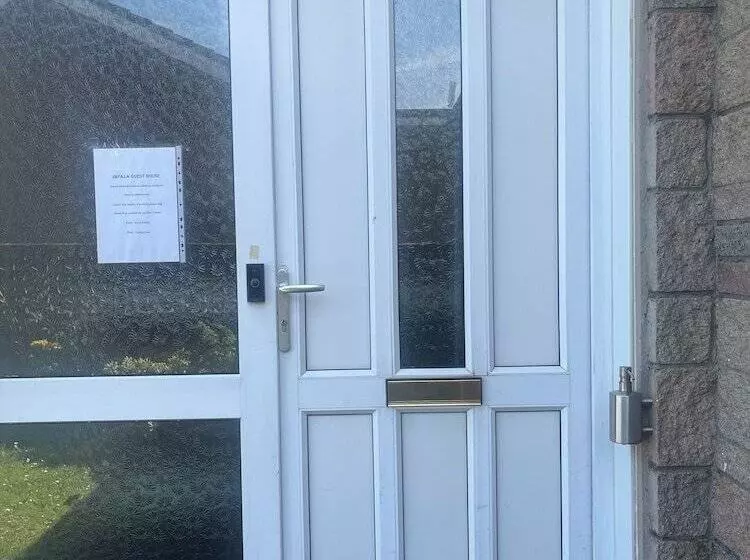 Majatalo Broadhaven Road