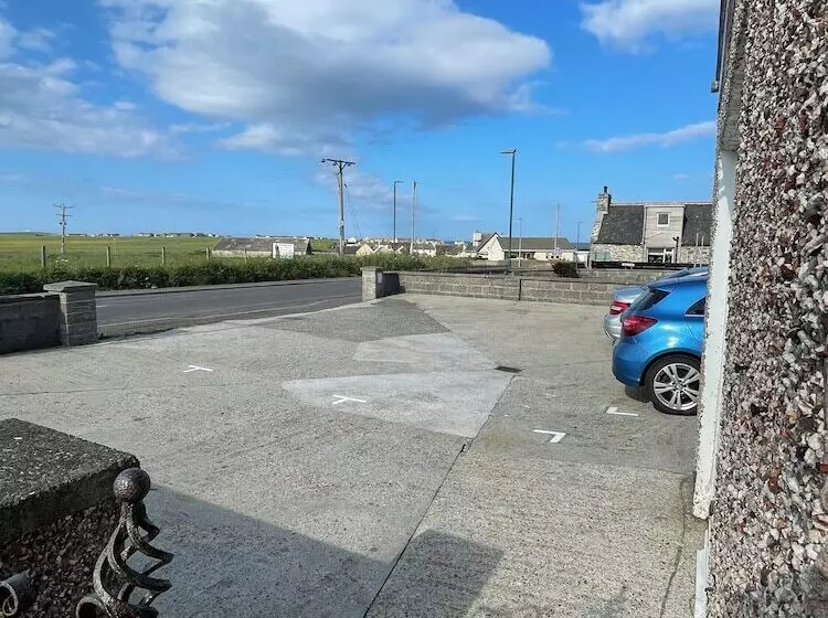 Majatalo Broadhaven Road