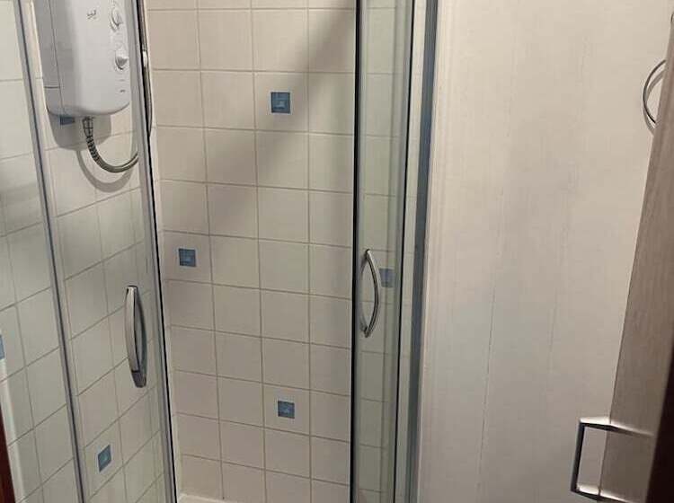 펜션 Broadhaven Road