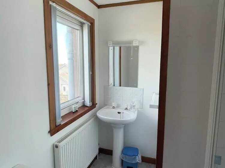 Majatalo Broadhaven Road