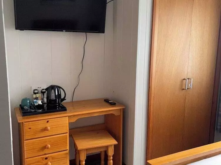 Majatalo Broadhaven Road