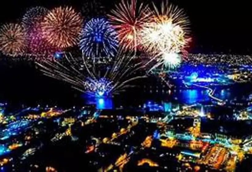 اقامتگاه Fantastic Location To Ebrington Sq And City Centre