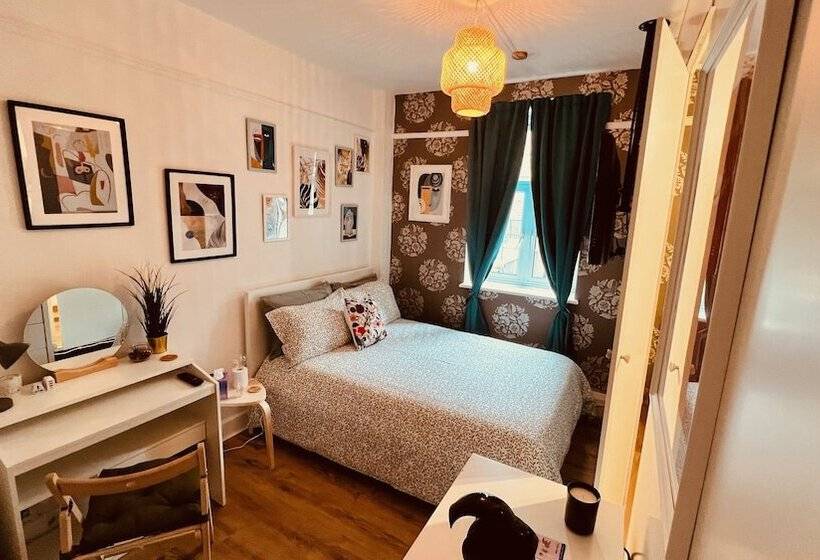 Rest Boutique Notting Hill