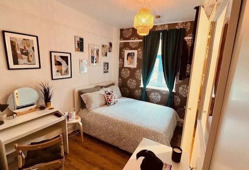 Rest Boutique Notting Hill