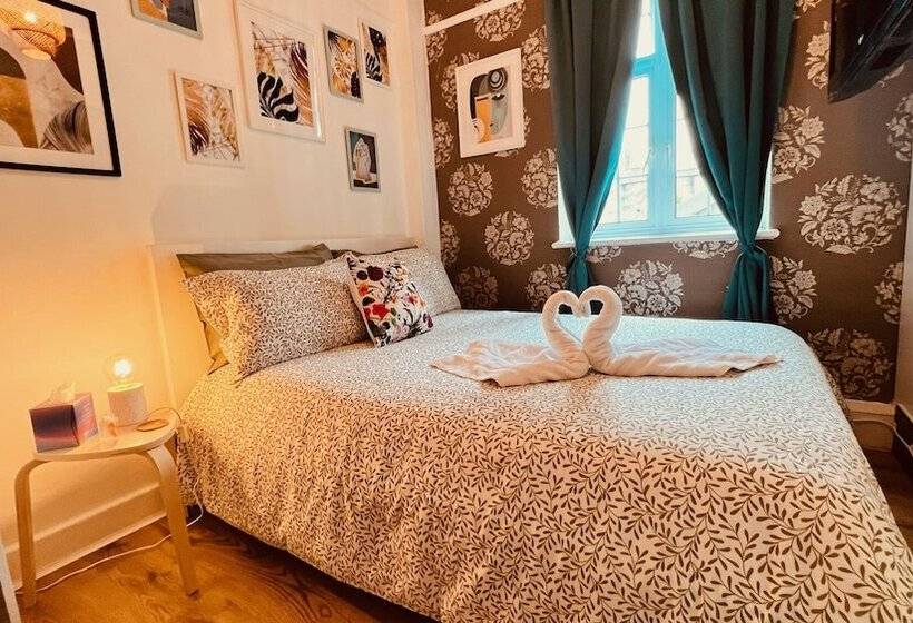 Rest Boutique Notting Hill