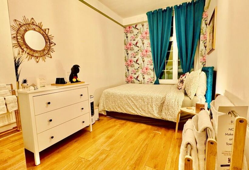 Rest Boutique Notting Hill