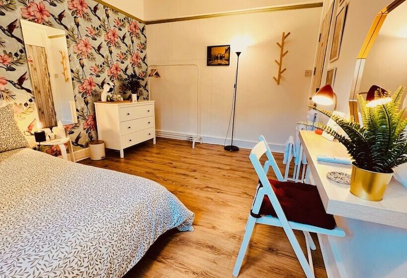 Rest Boutique Notting Hill