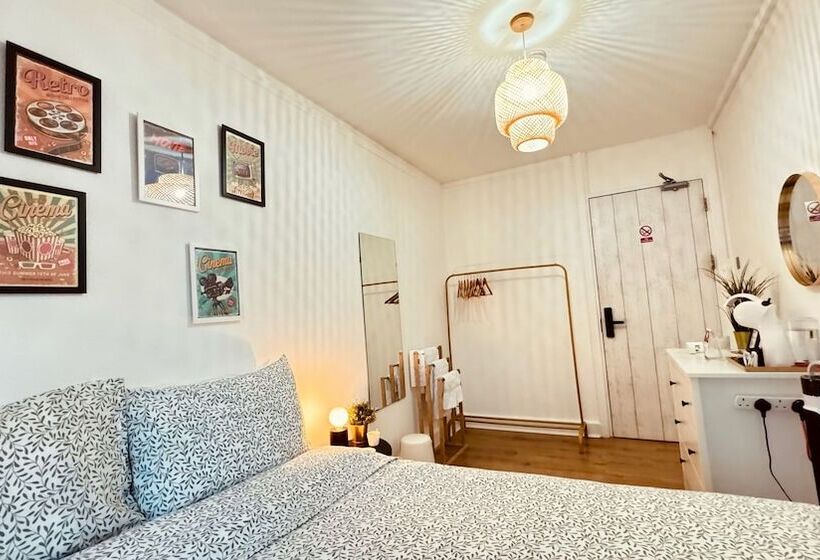 Rest Boutique Notting Hill