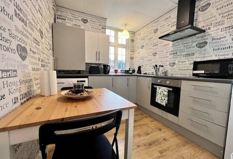 Rest Boutique Notting Hill