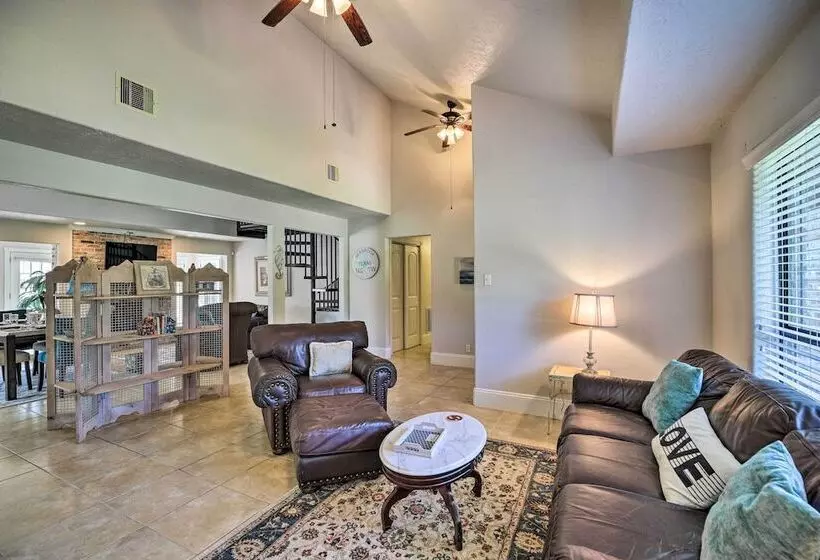 Spacious Seabrook Home W/ Patio: 1 Mi To Beach!