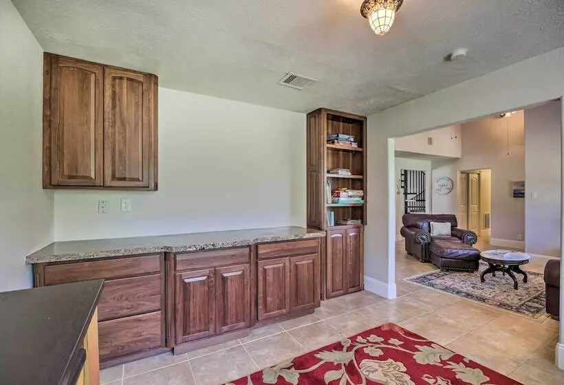 Spacious Seabrook Home W/ Patio: 1 Mi To Beach!