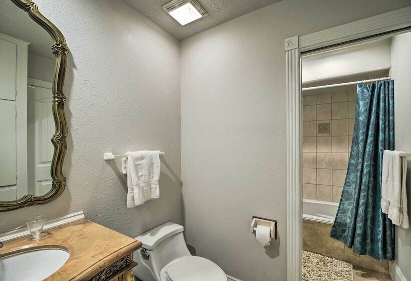 Spacious Seabrook Home W/ Patio: 1 Mi To Beach!