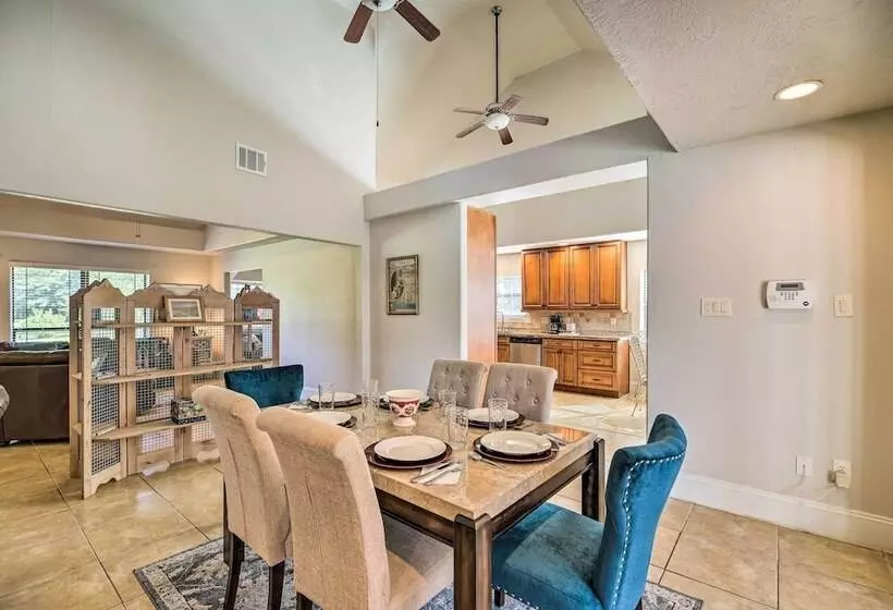 Spacious Seabrook Home W/ Patio: 1 Mi To Beach!