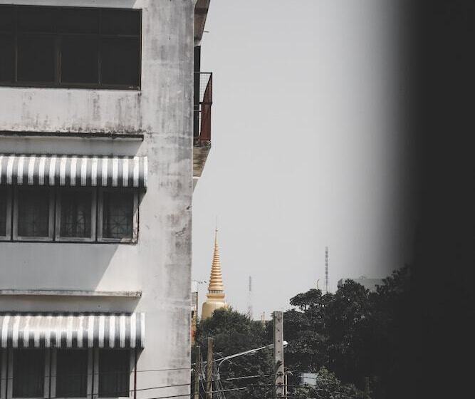 The Cube Hostel Khaosan