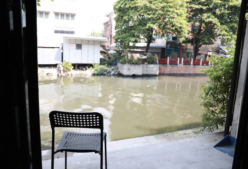 The Cube Hostel Khaosan