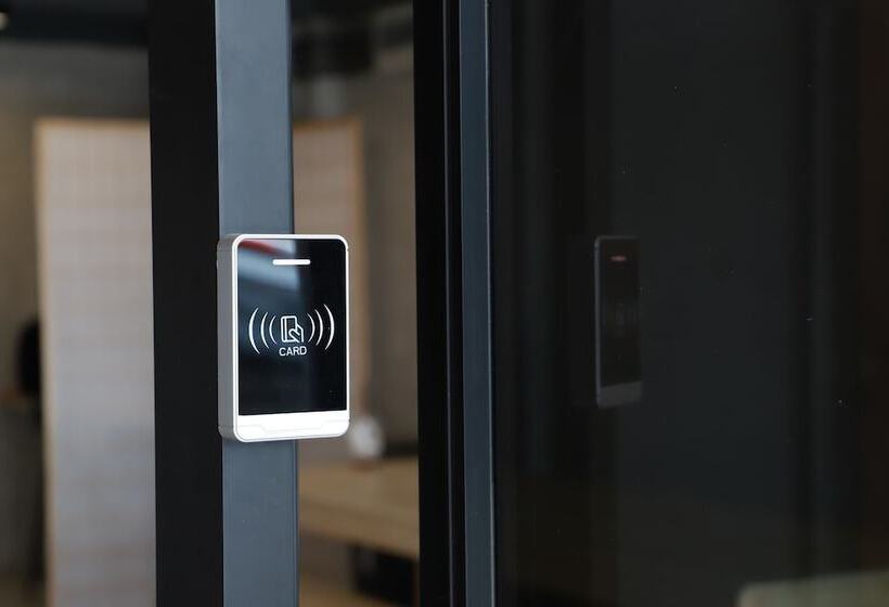 The Cube Hostel Khaosan