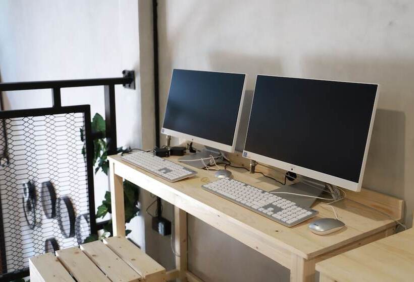 The Cube Hostel Khaosan