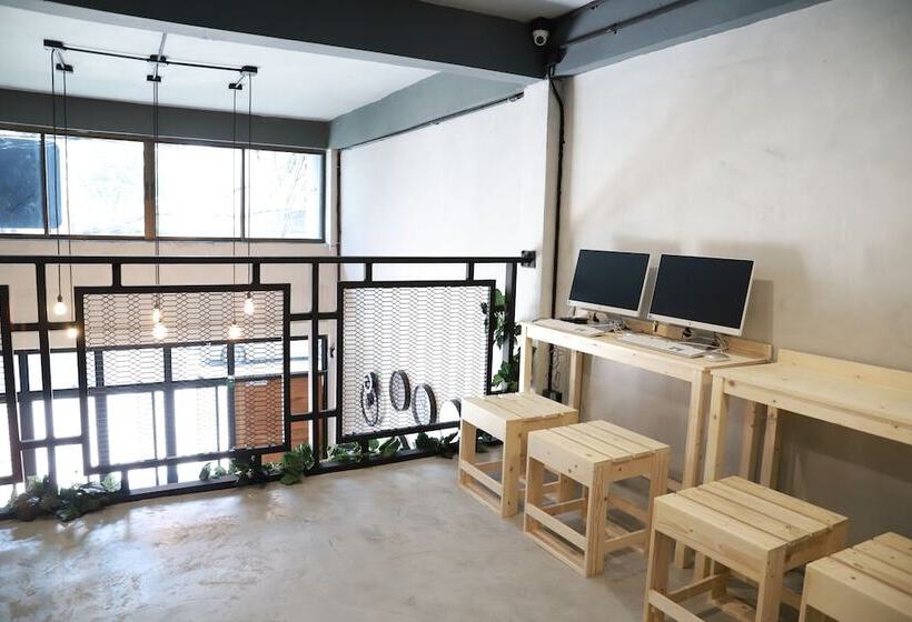 The Cube Hostel Khaosan