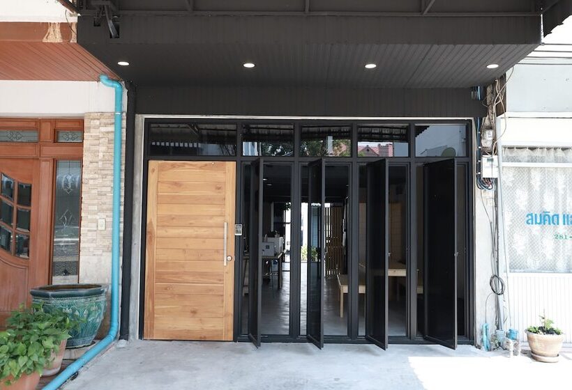 The Cube Hostel Khaosan