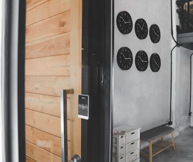 The Cube Hostel Khaosan