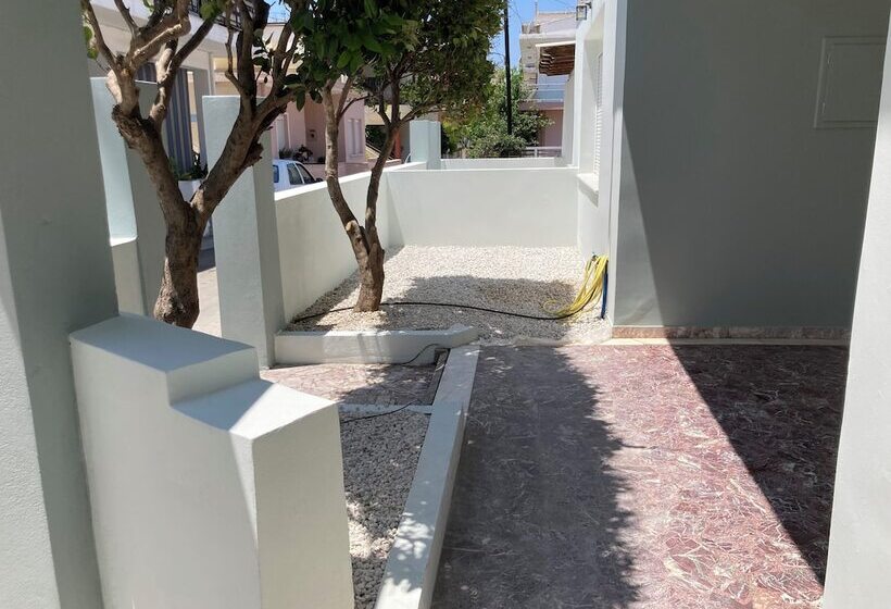 Yanni S Urban Residence