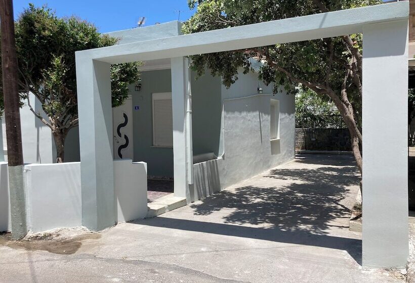 Yanni S Urban Residence