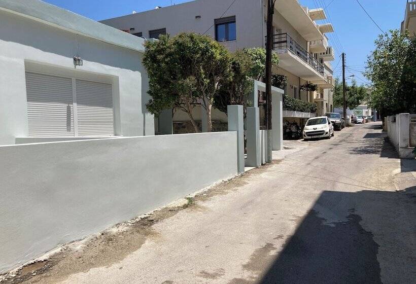 Yanni S Urban Residence