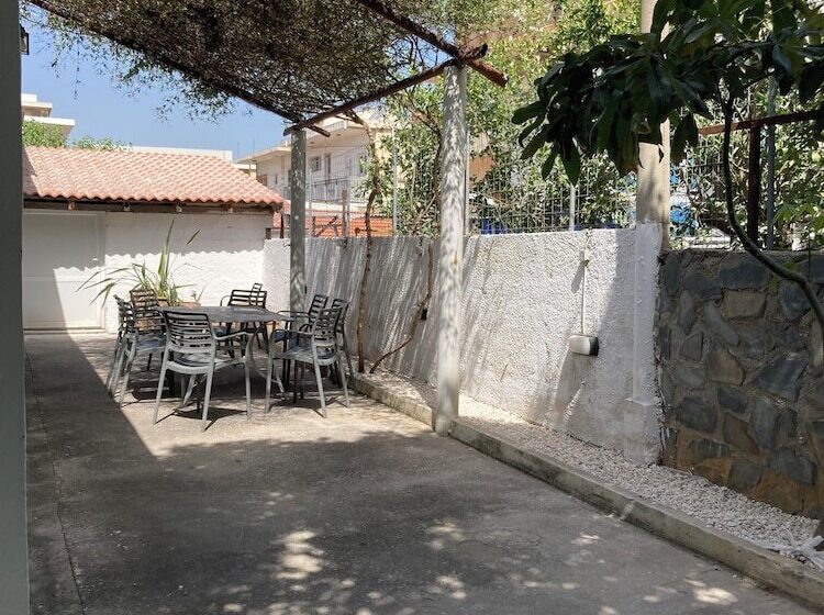 Yanni S Urban Residence