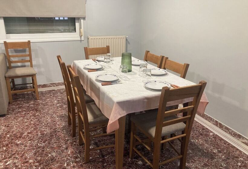 Yanni S Urban Residence