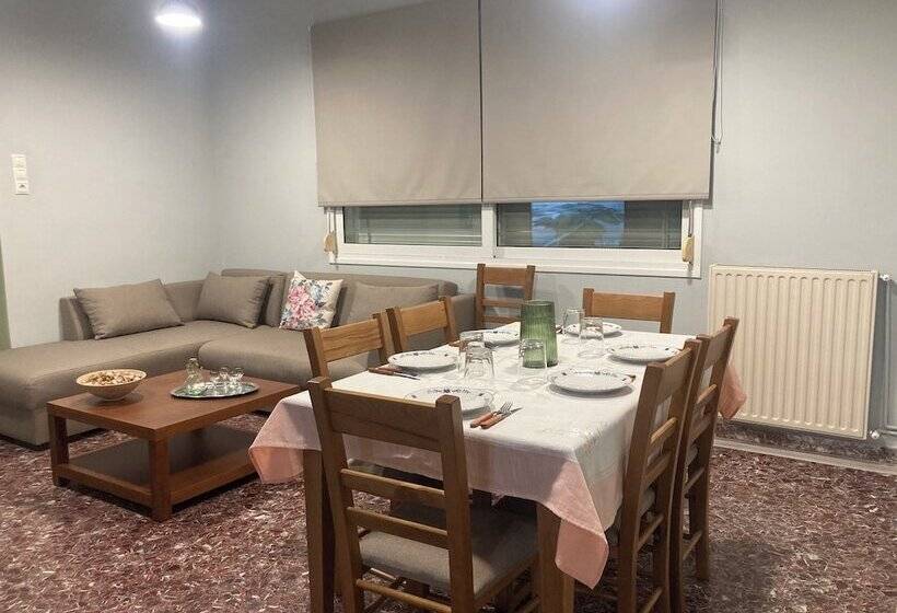 Yanni S Urban Residence