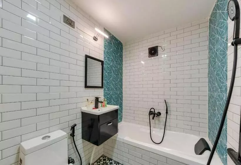 Hotelli Aalayaha Stays