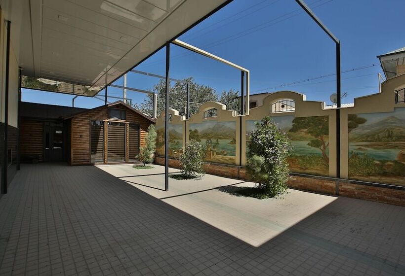 בית מלון כפרי Asian Plaza