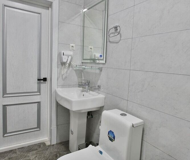 בית מלון כפרי Asian Plaza