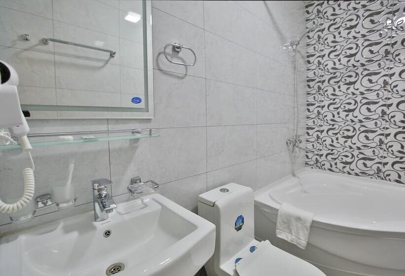 בית מלון כפרי Asian Plaza