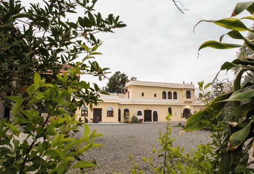 호텔 Barabagh Deogarh A Heritage Farm Stay