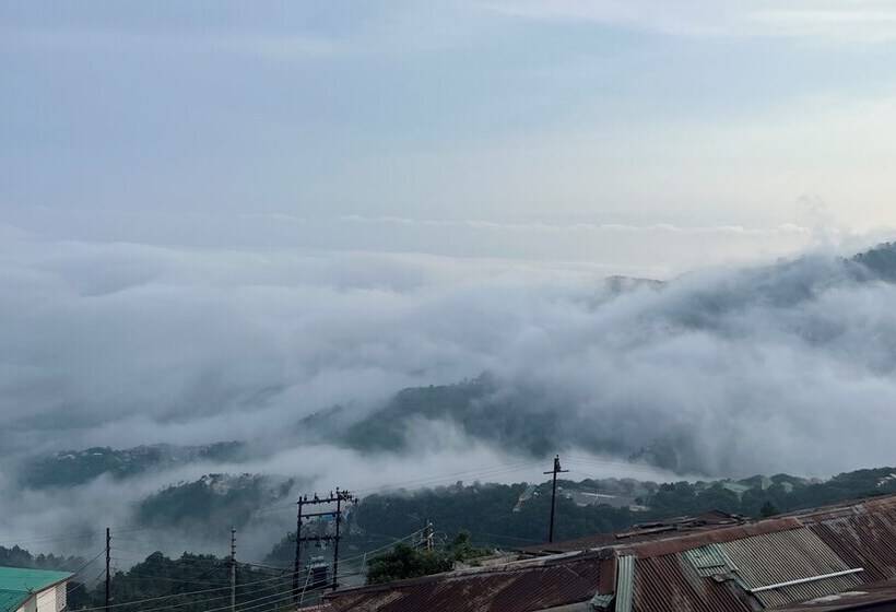 فندق Clarence Cottage