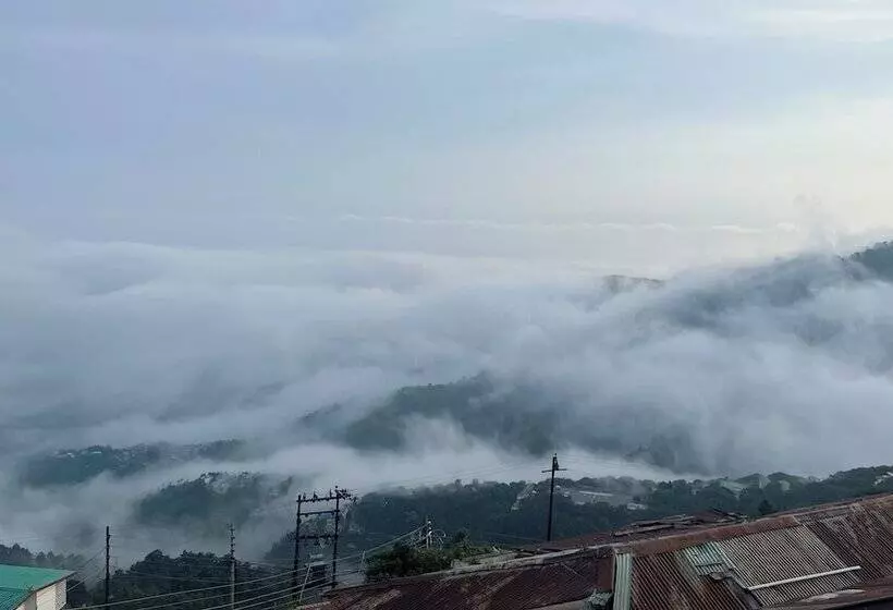 Hotelli Clarence Cottage