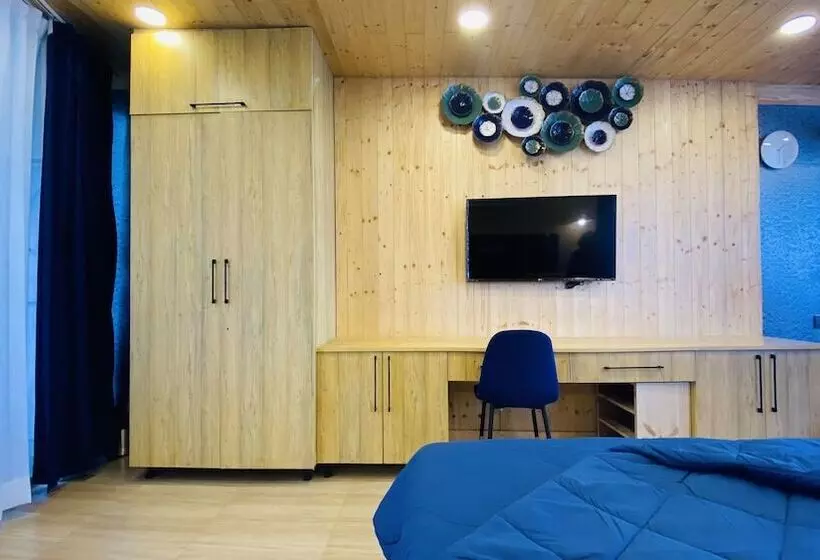 Hotelli Clarence Cottage