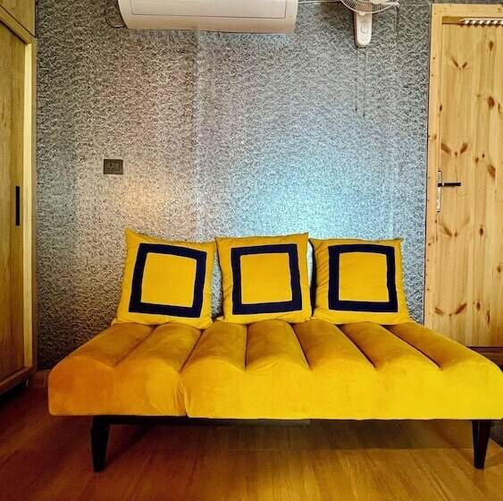 فندق Clarence Cottage