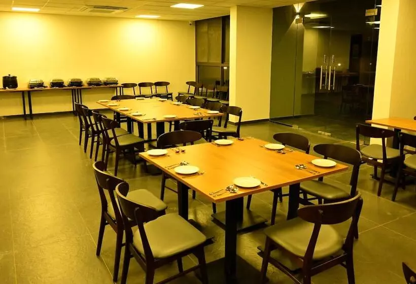ホテル Clarks Inn Express, Krs Road, Mysore