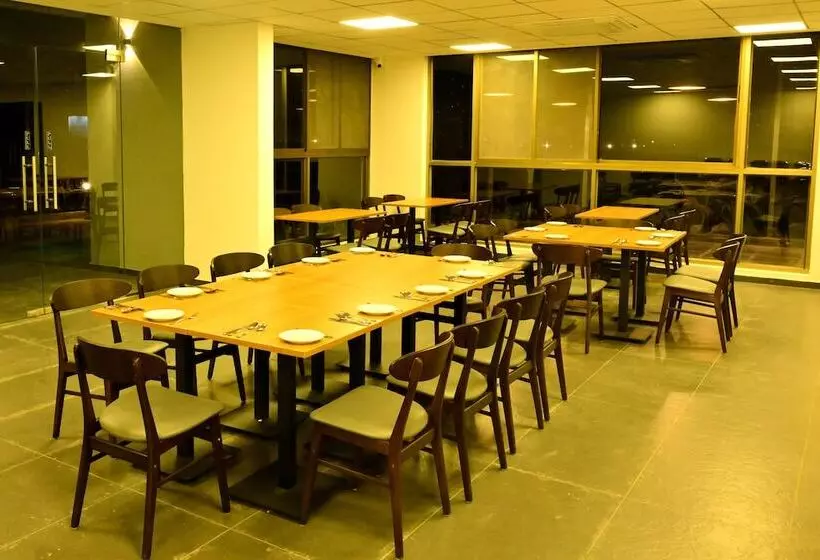 ホテル Clarks Inn Express, Krs Road, Mysore