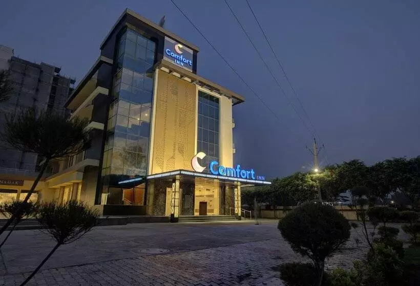 Hotelli Comfort Inn Karnal