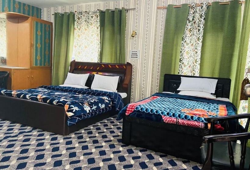 Hotel Goroomgo Ameera Srinagar